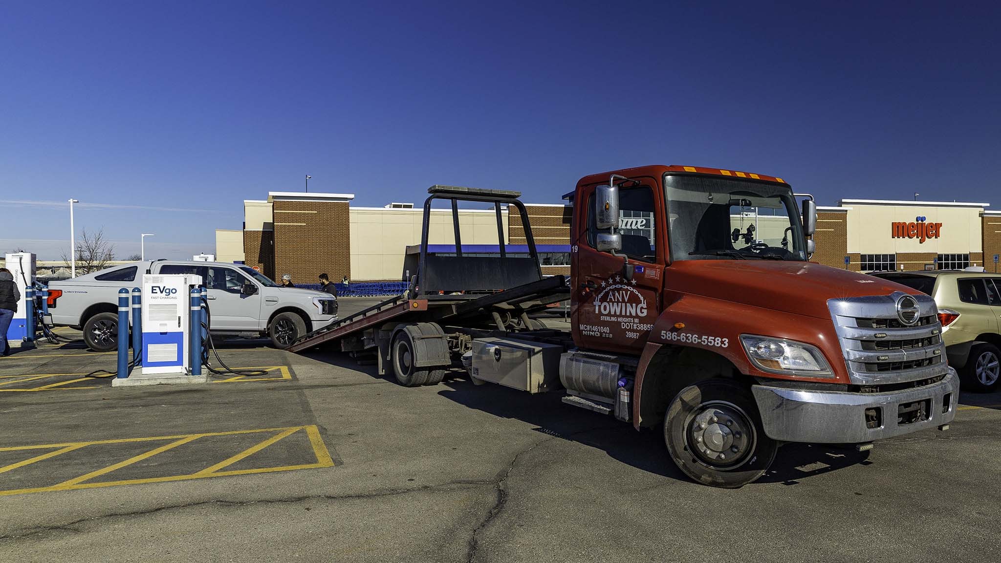 043 2023 ford f150 lightning battery to zero