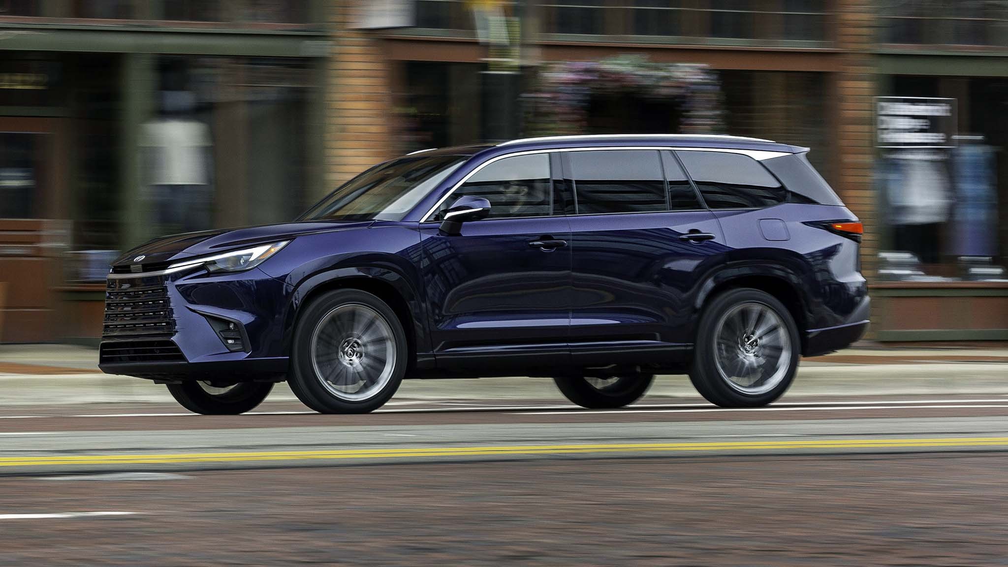 001 2024 lexus tx550h plug in hybrid in motion