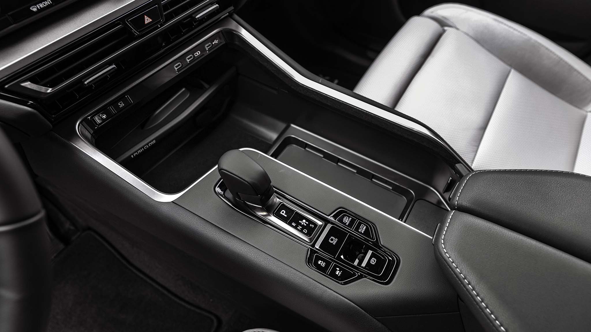 022 2024 lexus tx550h plug in hybrid center console