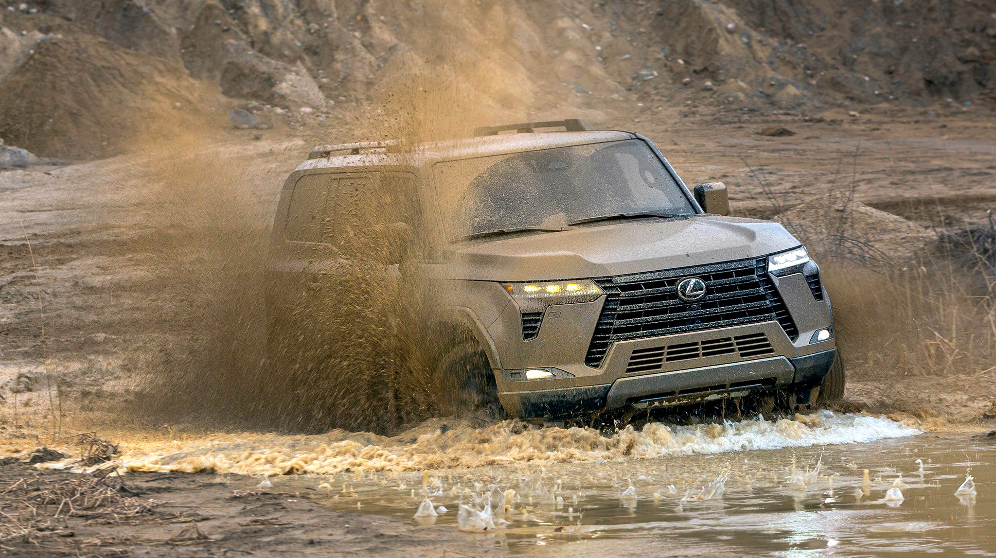 023 2024 Lexus GX550h Overtrail  vs 2023 Land Rover Defender 110SE