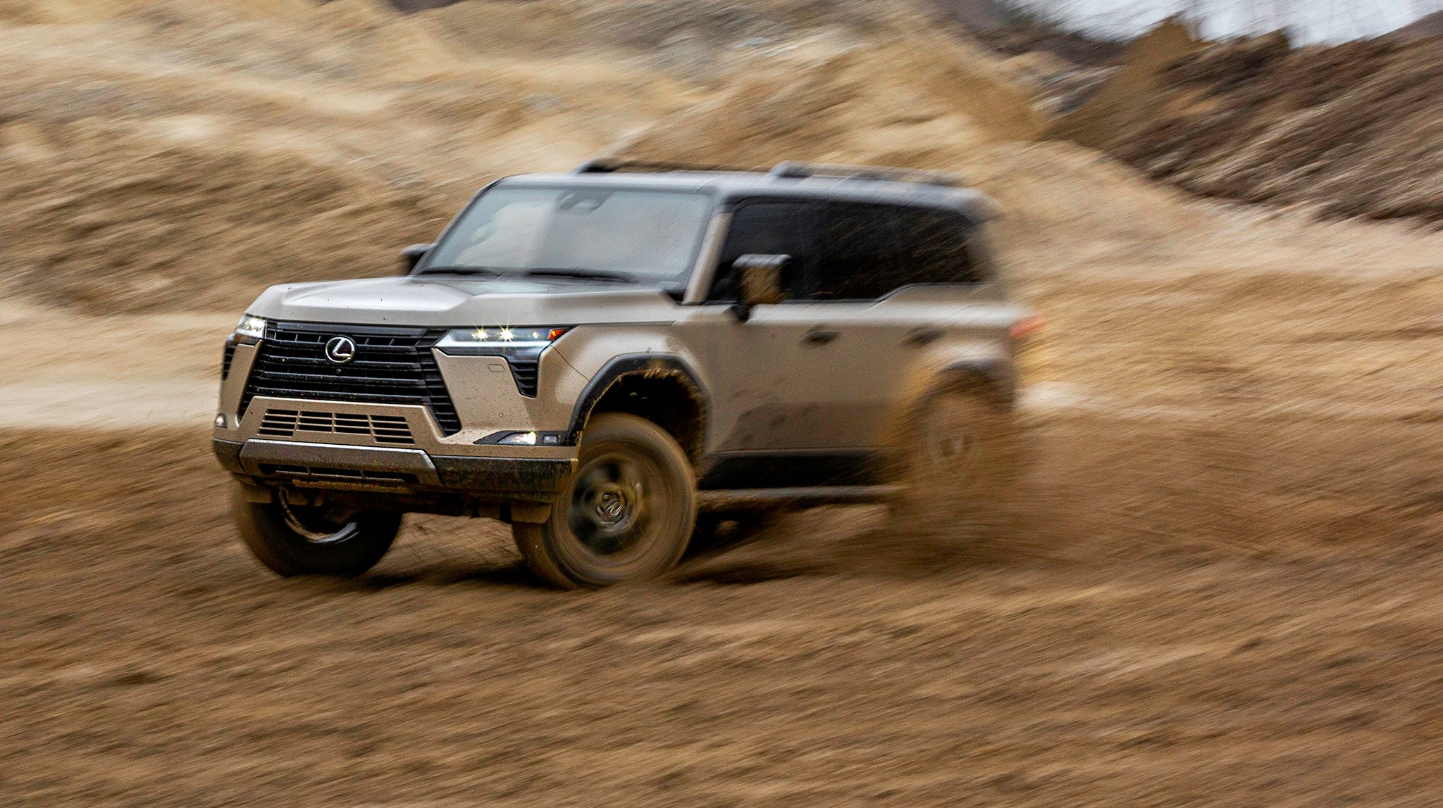 025 2024 Lexus GX550h Overtrail  vs 2023 Land Rover Defender 110SE