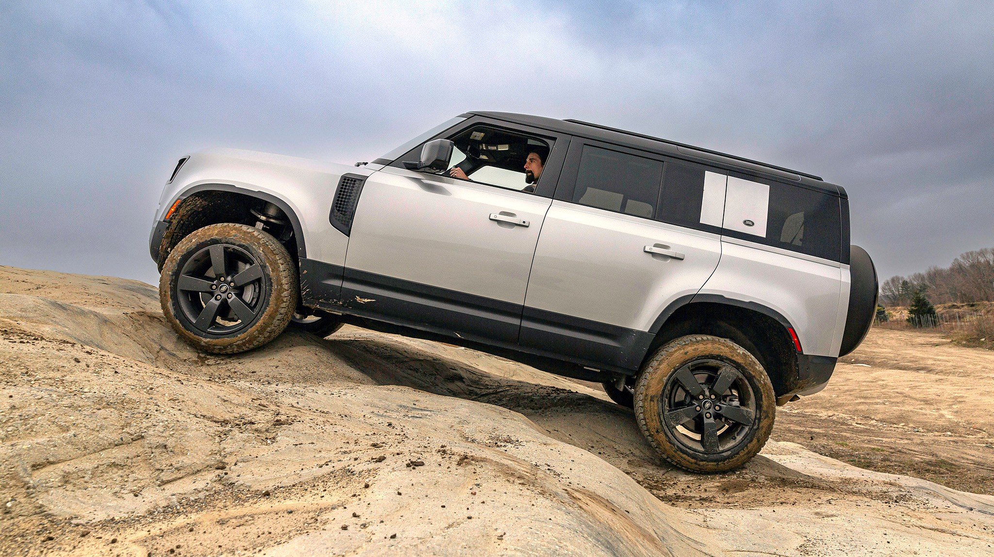 032 2024 Lexus GX550h Overtrail  vs 2023 Land Rover Defender 110SE