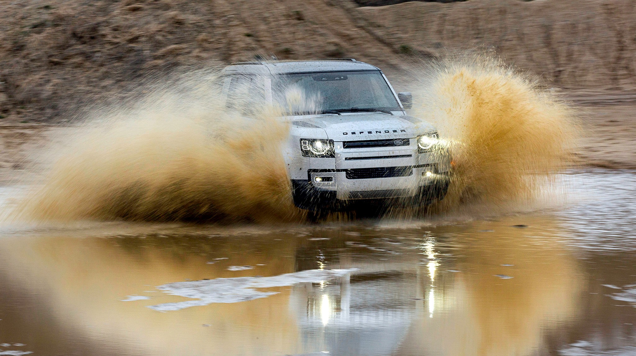 034 2024 Lexus GX550h Overtrail  vs 2023 Land Rover Defender 110SE