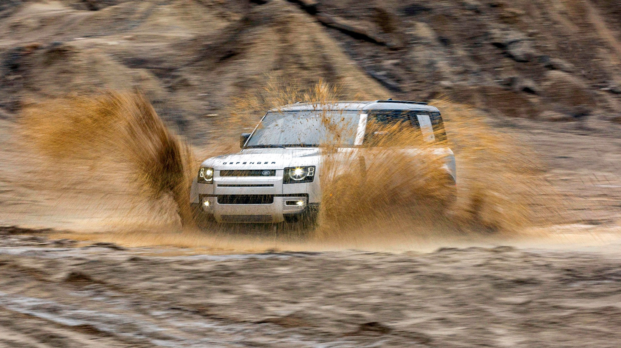 036 2024 Lexus GX550h Overtrail  vs 2023 Land Rover Defender 110SE