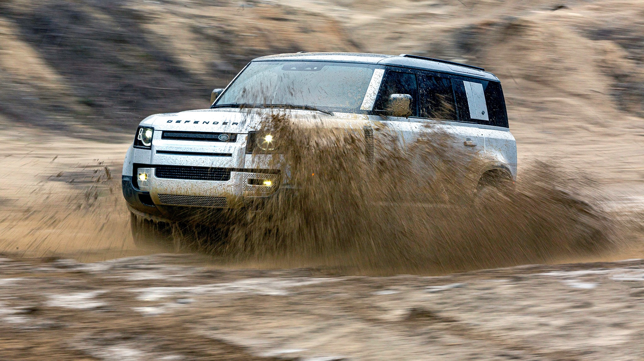 037 2024 Lexus GX550h Overtrail  vs 2023 Land Rover Defender 110SE