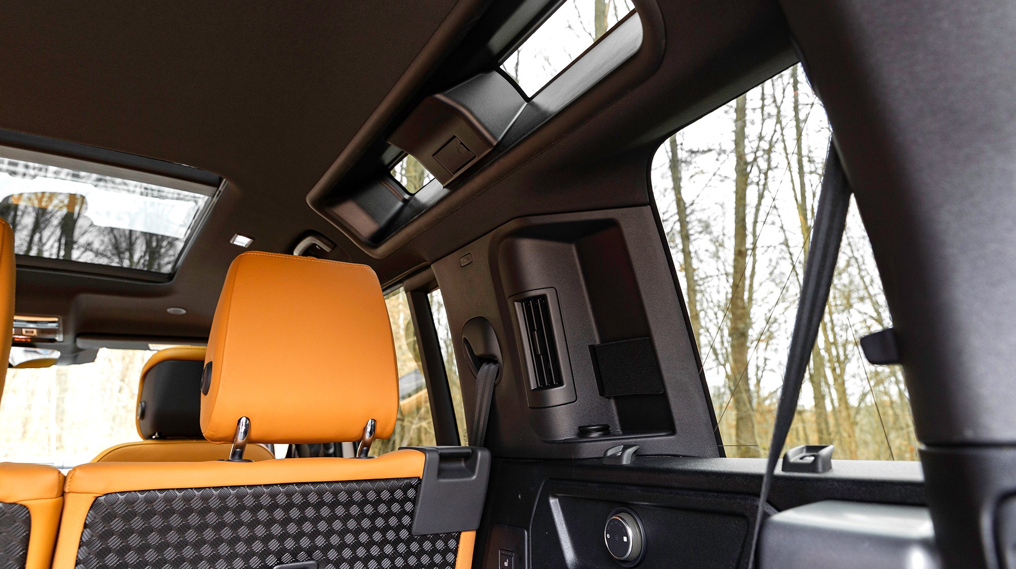 045 2024 Lexus GX550h Overtrail  vs 2023 Land Rover Defender 110SE