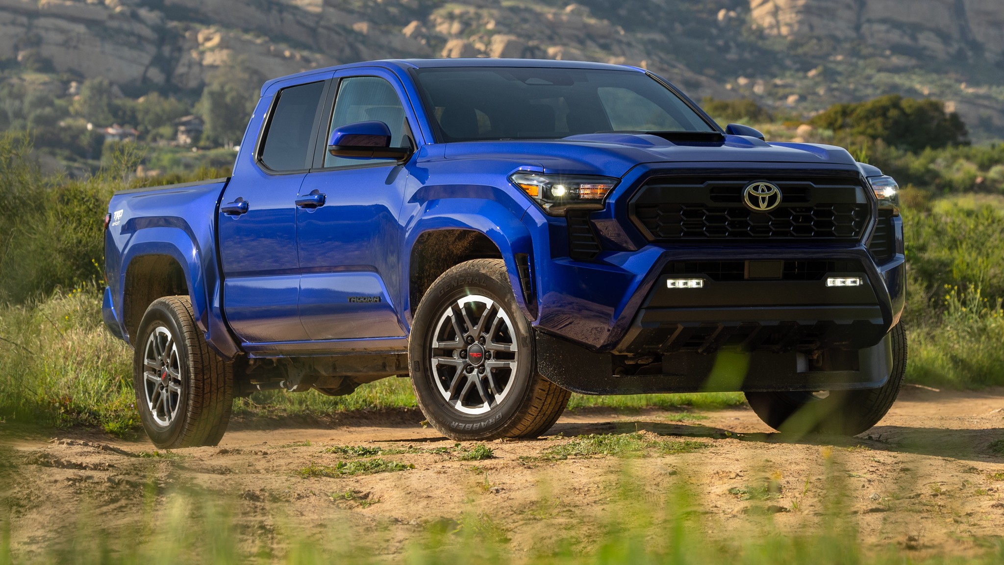 001 2024 Toyota Tacoma TRD Sport Lead