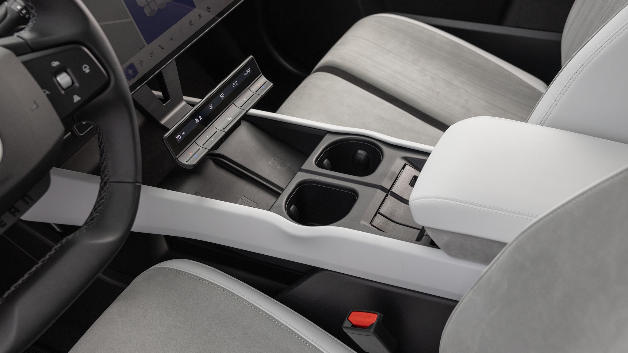 033 2024 Fisker Ocean center console