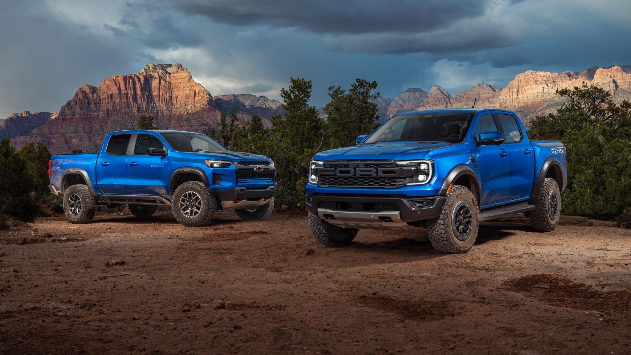 002 2024 Chevy Colorado ZR2 vs Ford Ranger Raptor Static