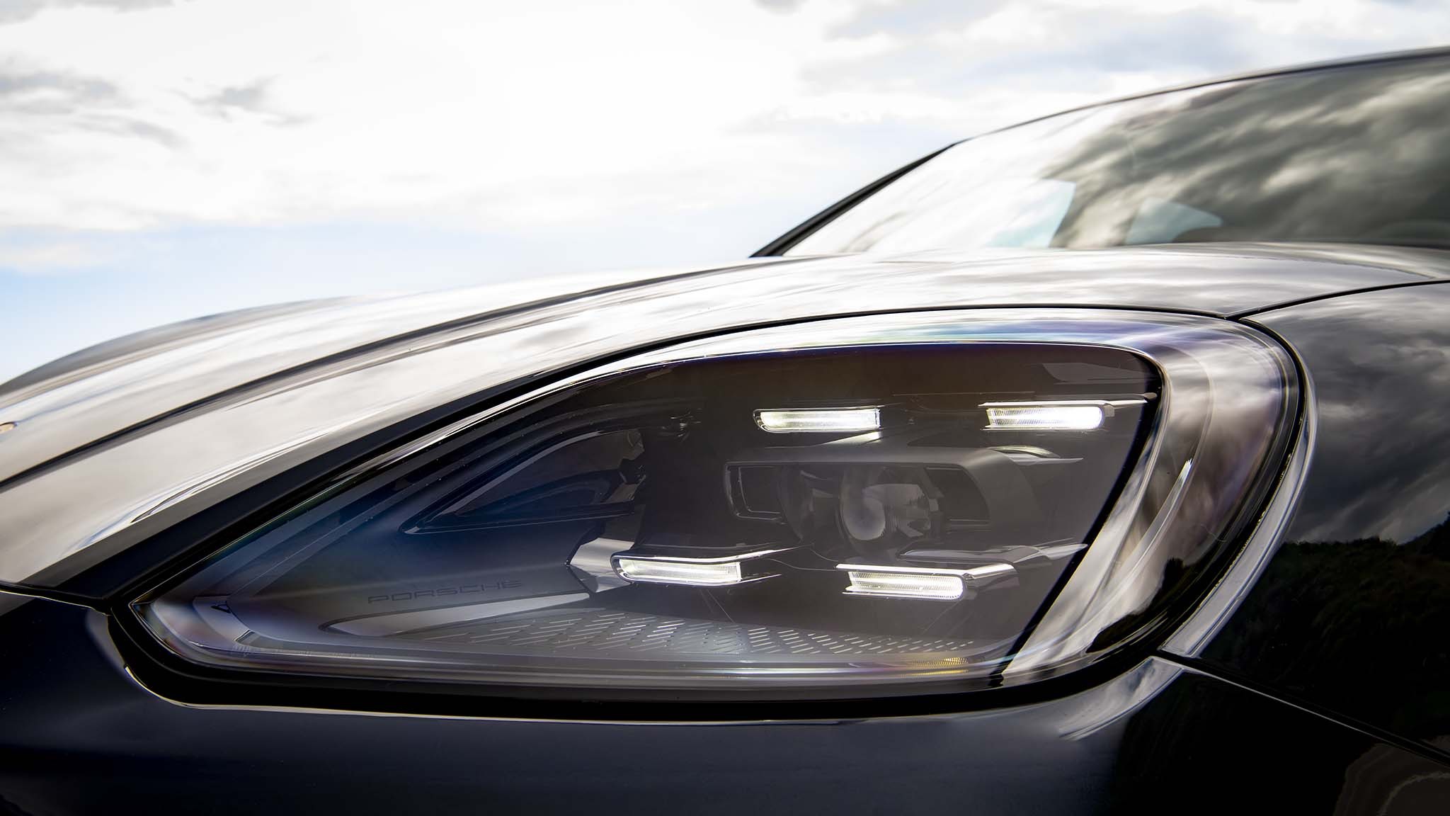 024 2024 porsche cayenne v6 first test headlight