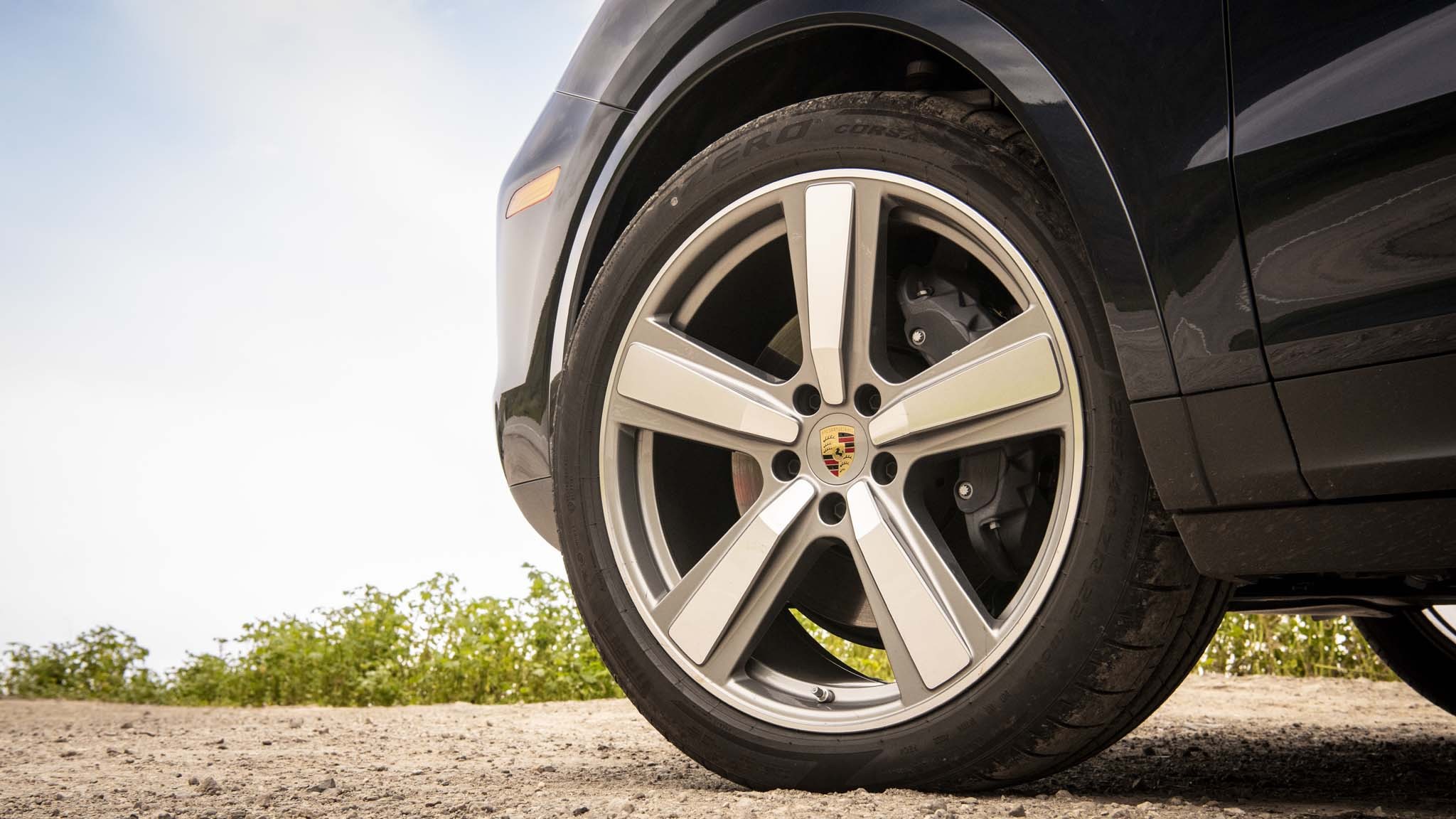 028 2024 porsche cayenne v6 first test wheel