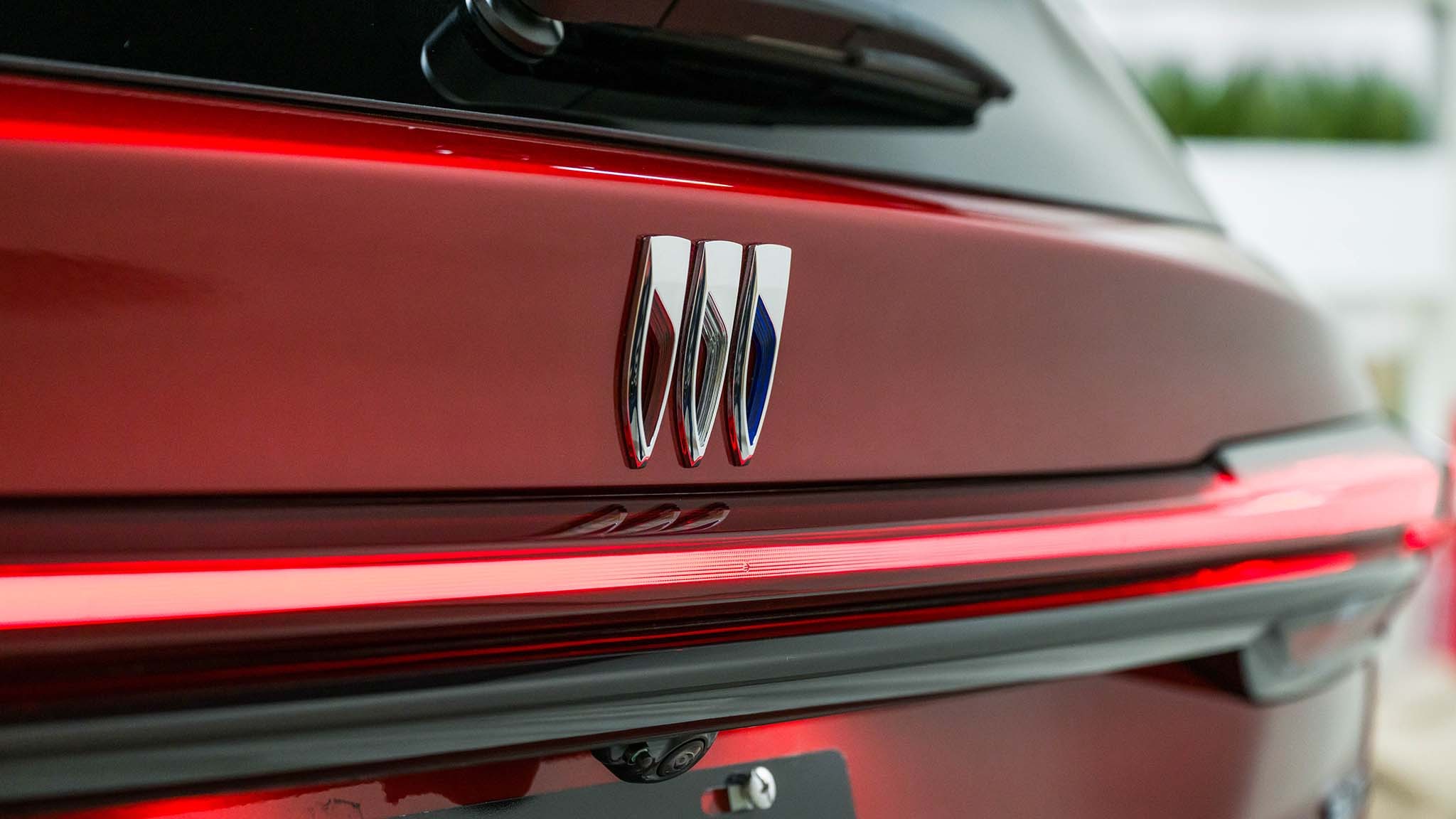 009 2025 buick enclave first look