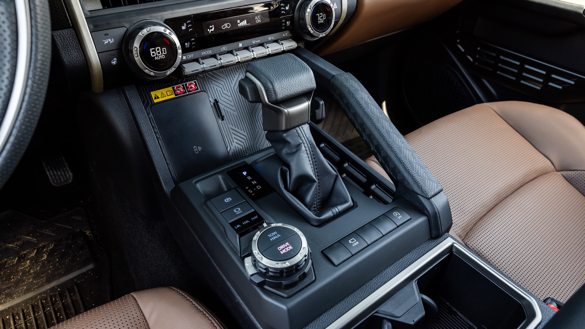 010 2025 toyota 4runner limited center console