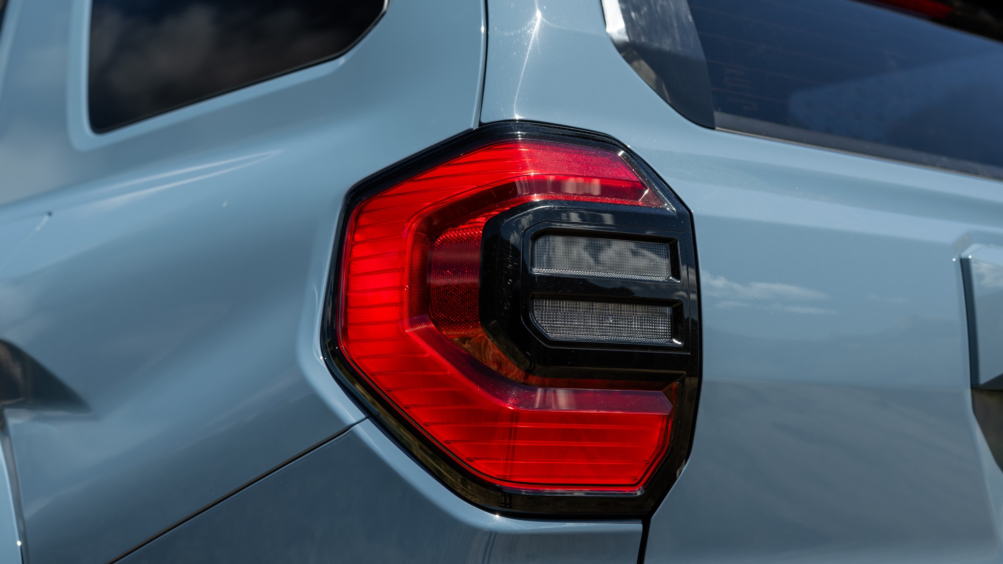 015 2025 toyota 4runner limited tailight