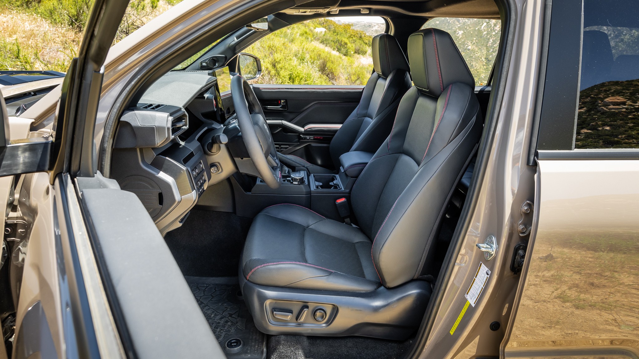 042 2025 toyota 4runner TRD pro driver seat