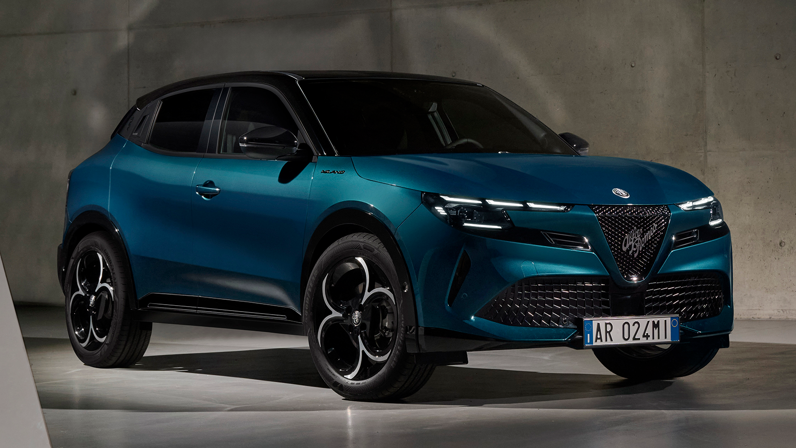 2025 Alfa Romeo Miilano SUV 1