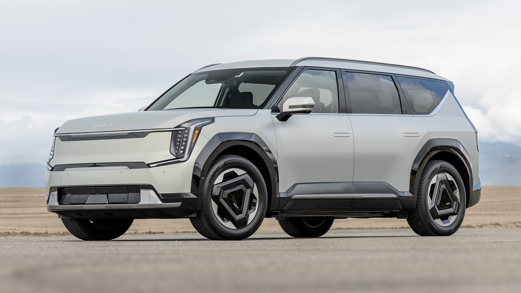 001 2024 Kia EV9 AWD