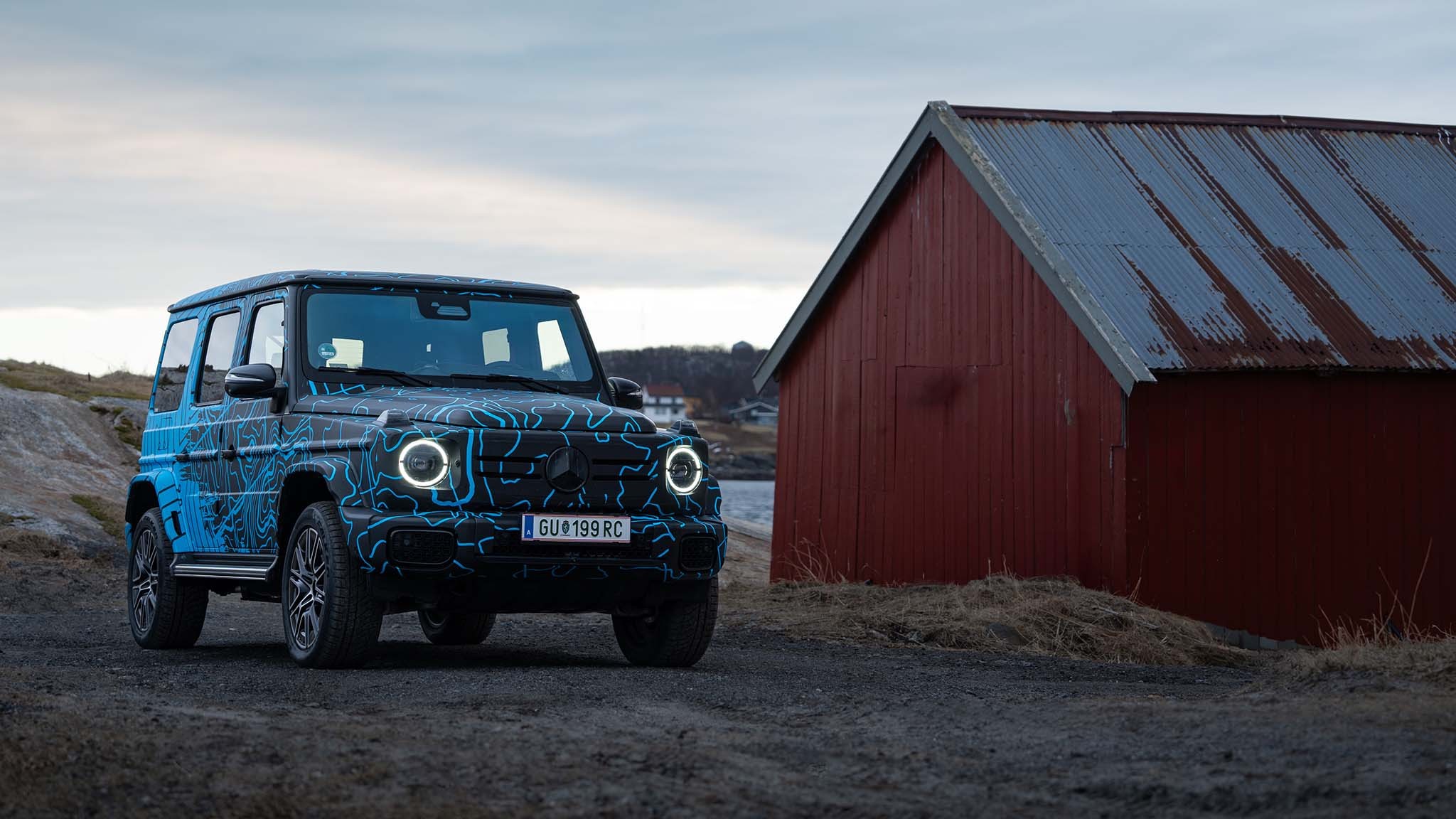 002 2025 mercedes benz G580 first snow drive