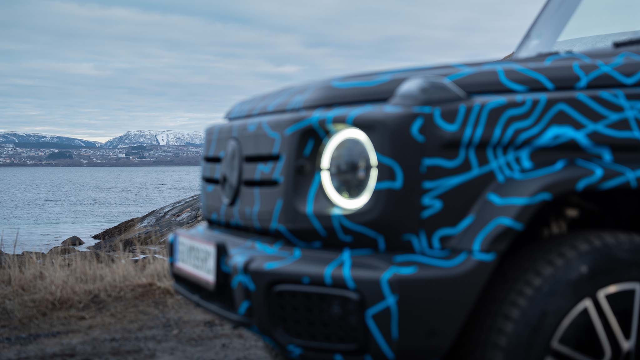 003 2025 mercedes benz G580 first snow drive