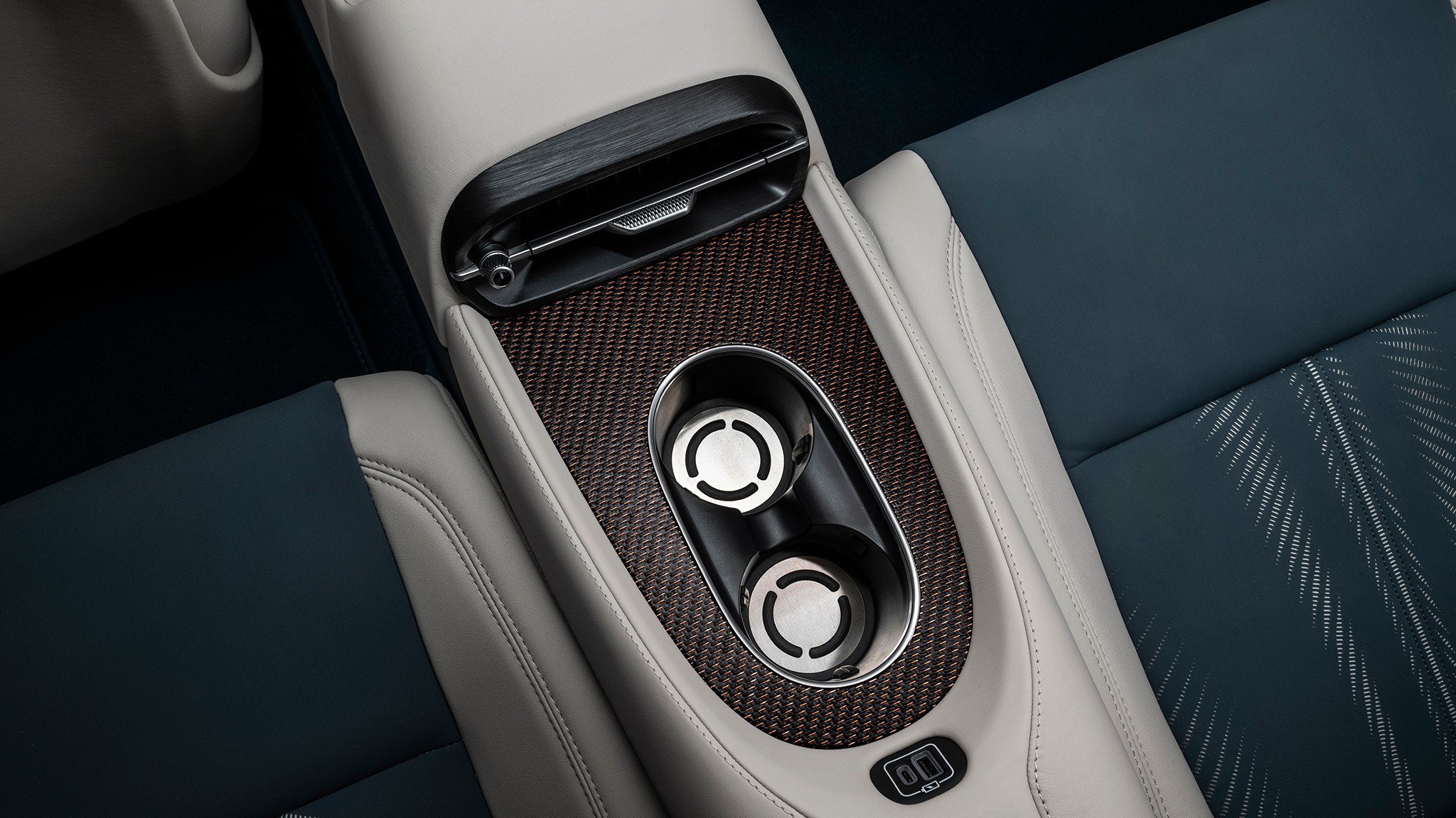 40 2024 Maserati GranCabrio Folgore