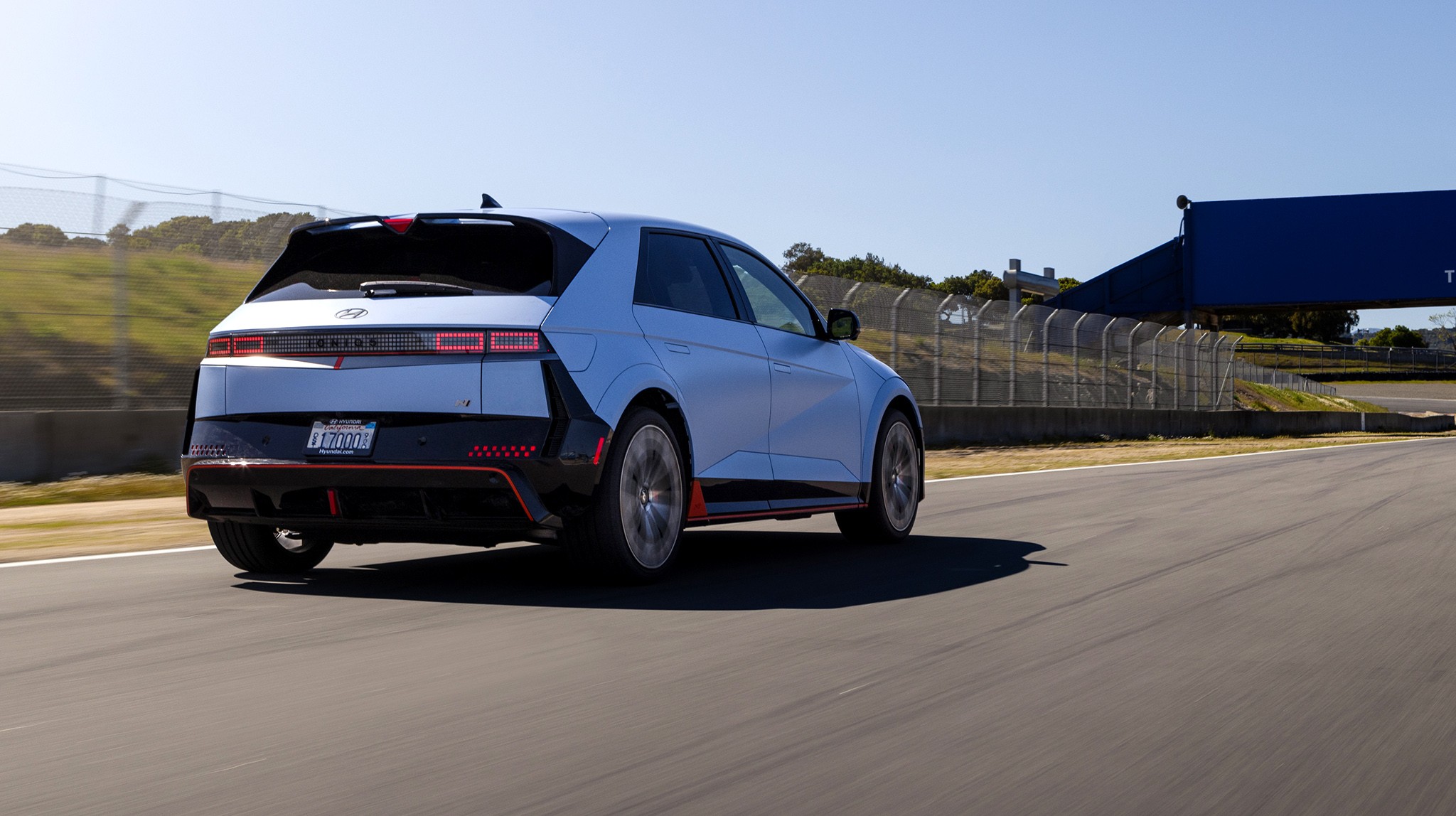 59608 2025 Hyundai Ioniq 5N Track