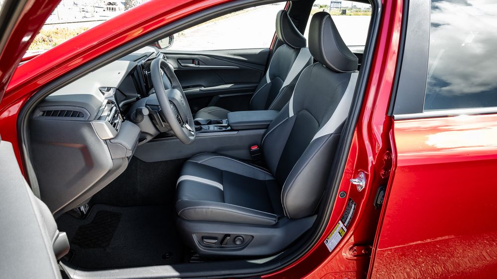 006 2025 Toyota Camry SE AWD front seat