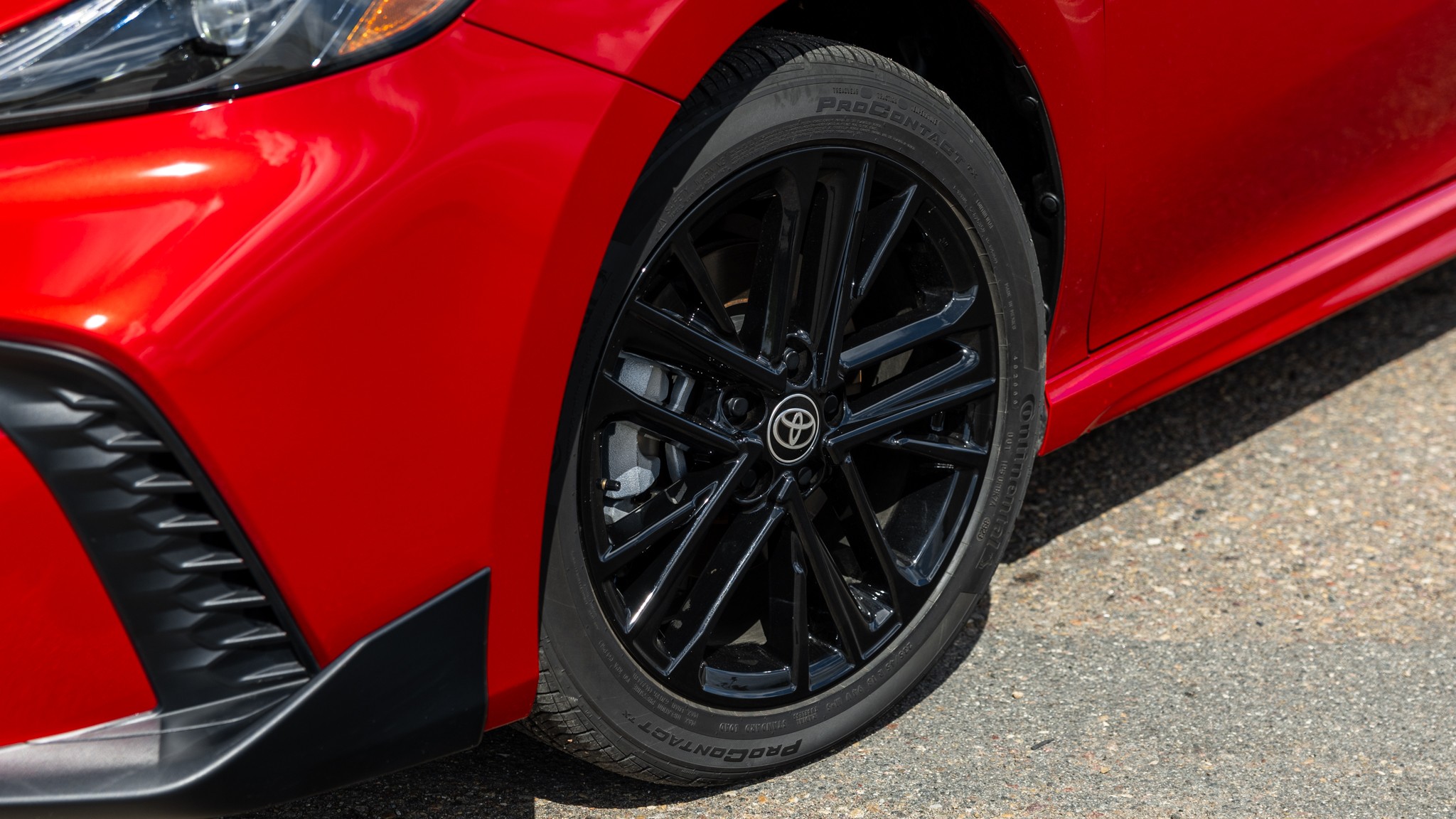 023 2025 Toyota Camry SE AWD wheel