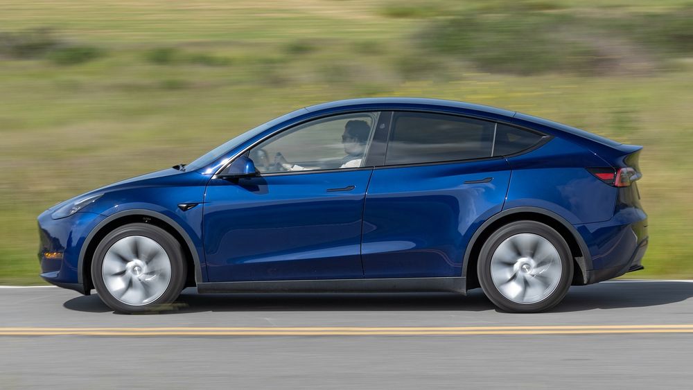 007 2023 Tesla Model Y Side Motion