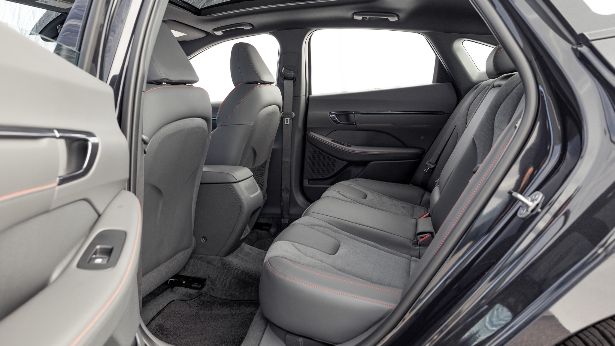 016 2024 Hyundai Sonata N Line rear seats