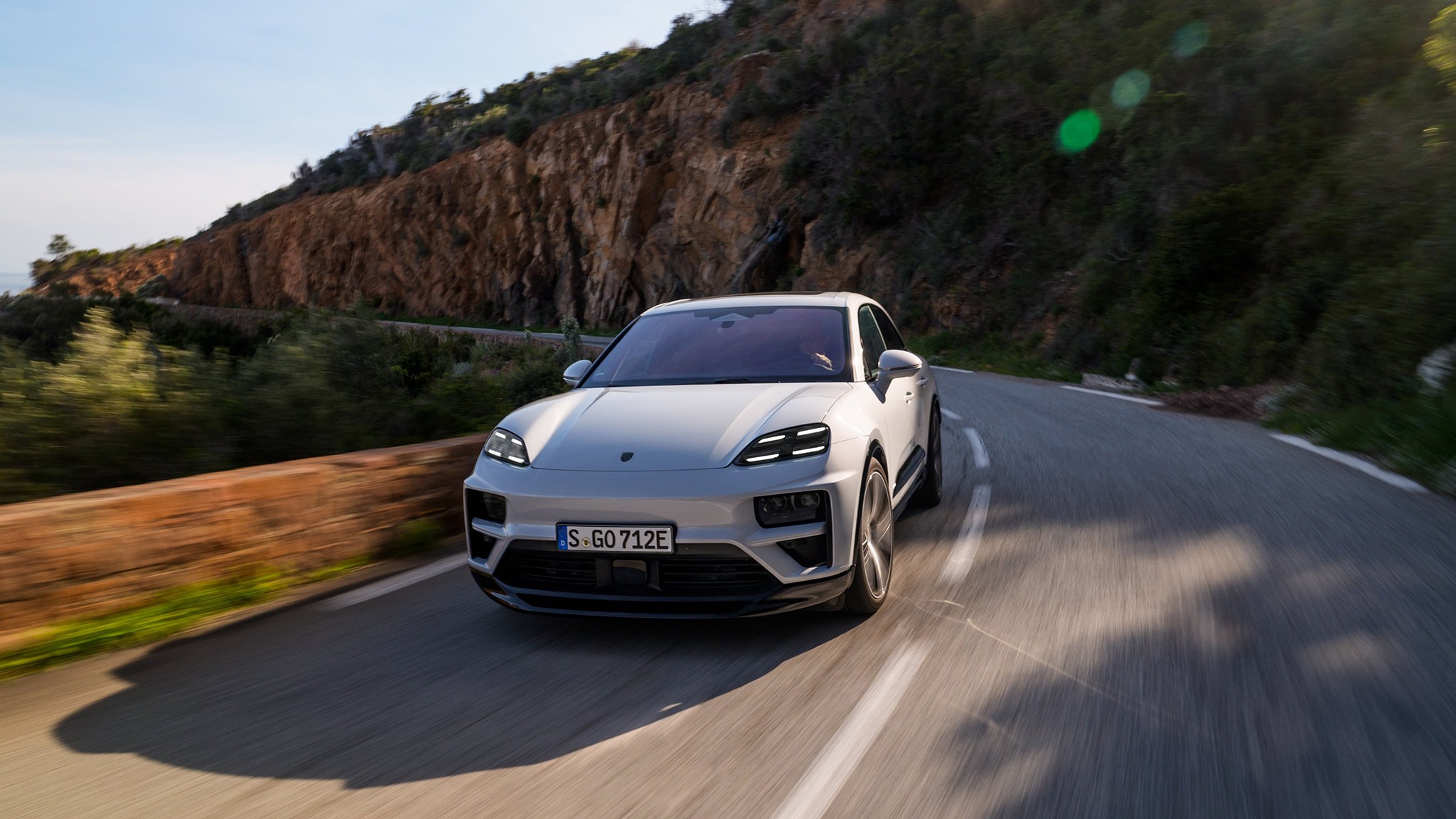 21 2024 Porsche Macan EV