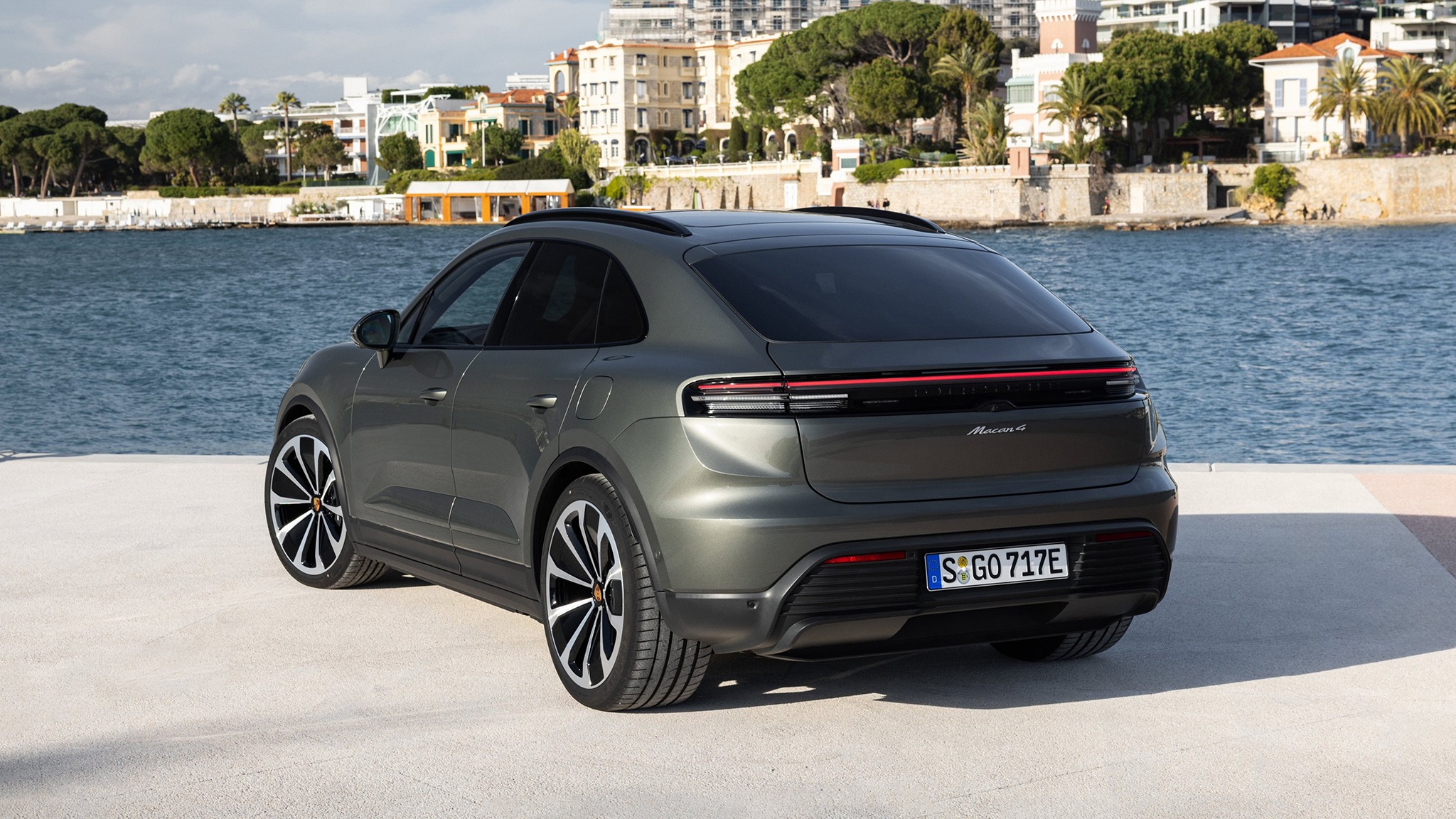 26 2024 Porsche Macan EV