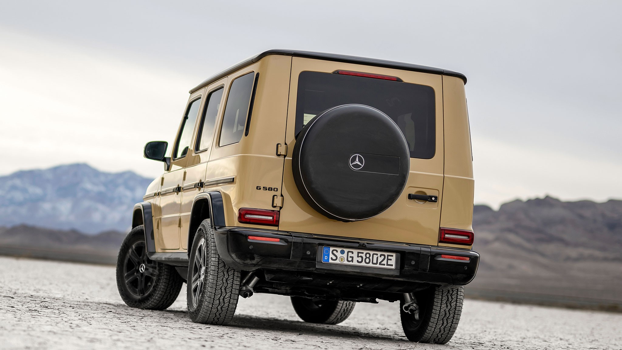 038 2025 mercedes benz g580