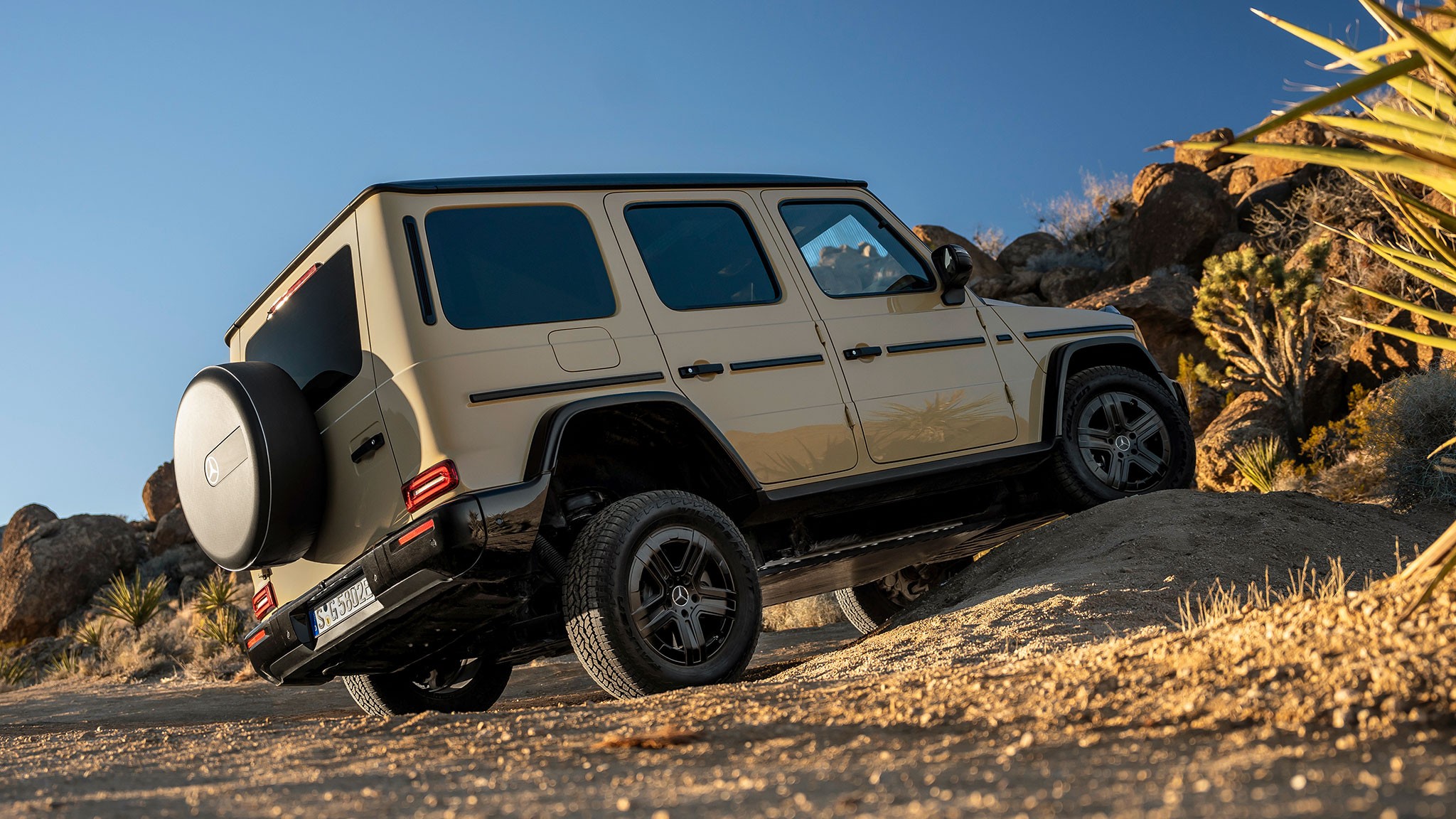 031 2025 mercedes benz g580