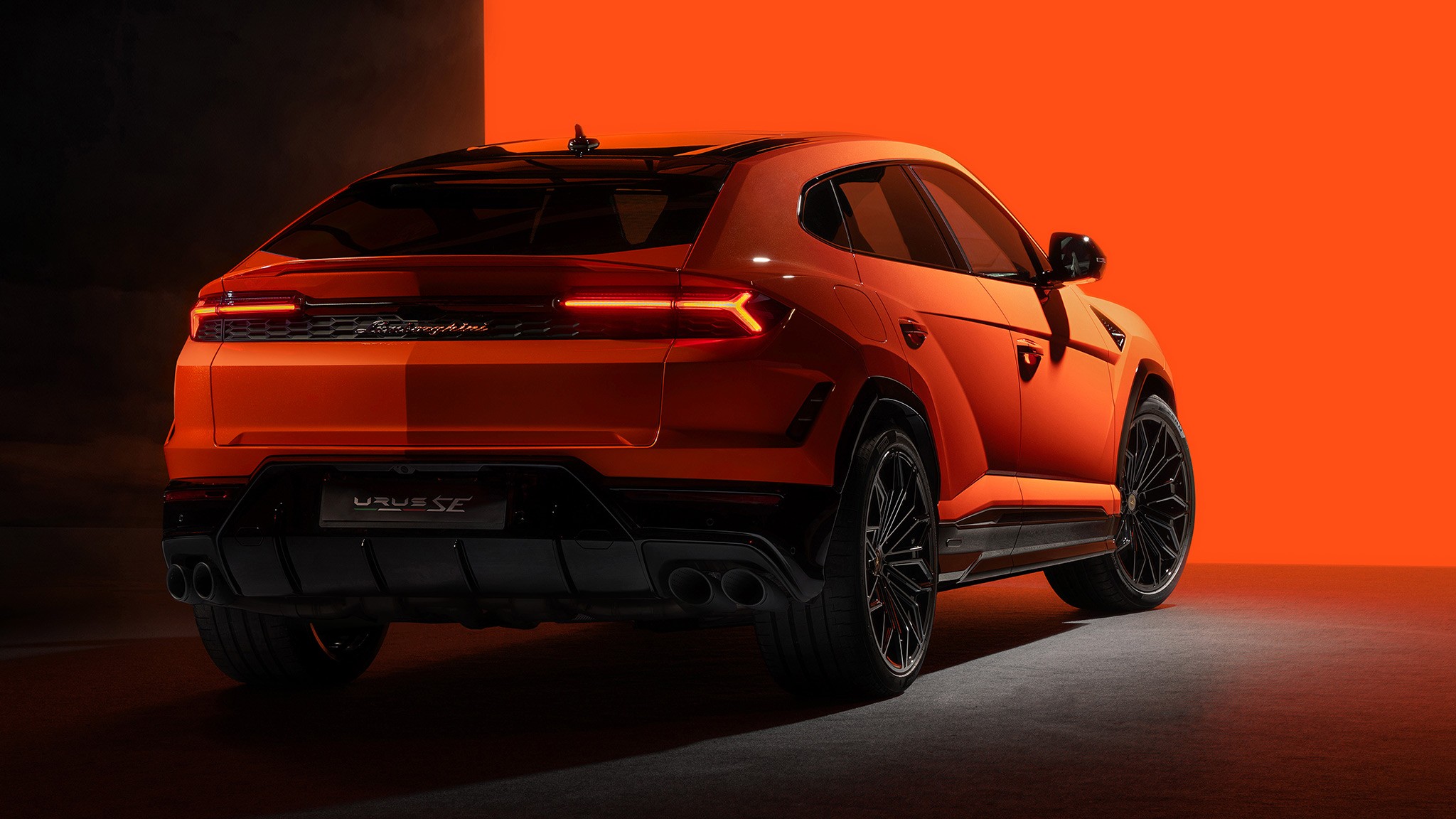 2025 Lamborghini Urus SE plug in hybrid SUV 41