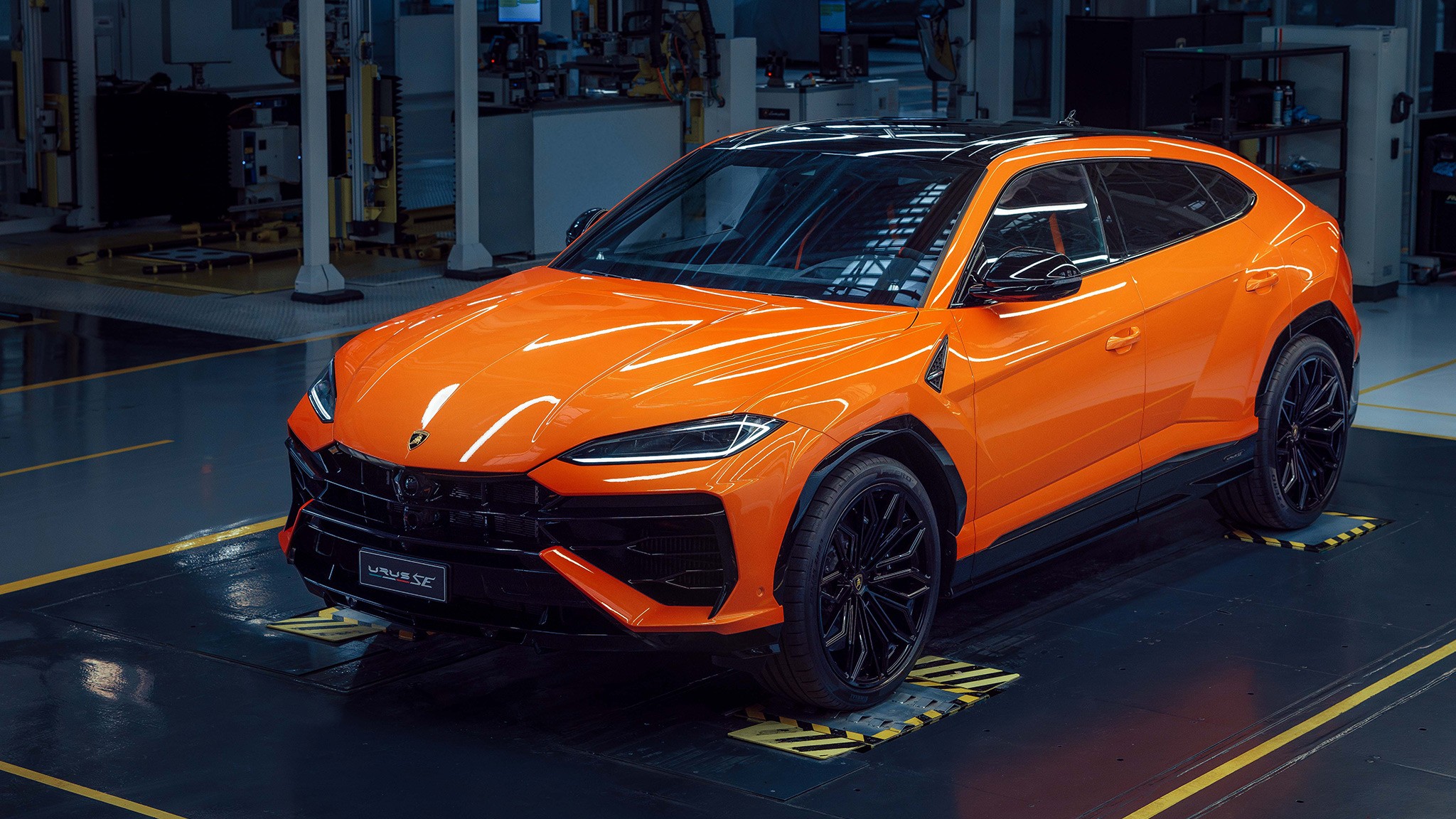 2024 Lamborghini Urus SE plug in hybrid SUV 37