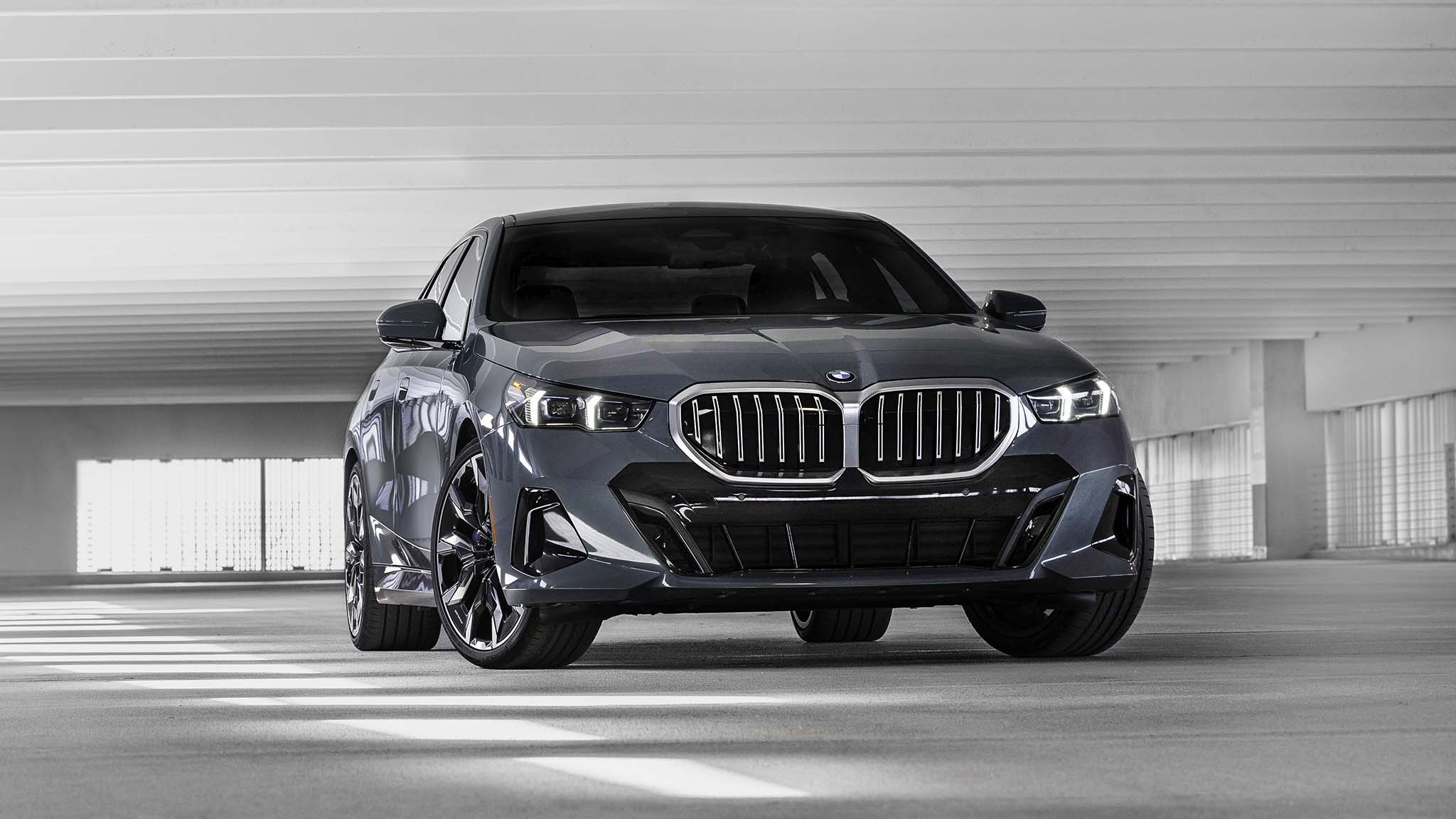 012 2024 BMW 530i xDrive