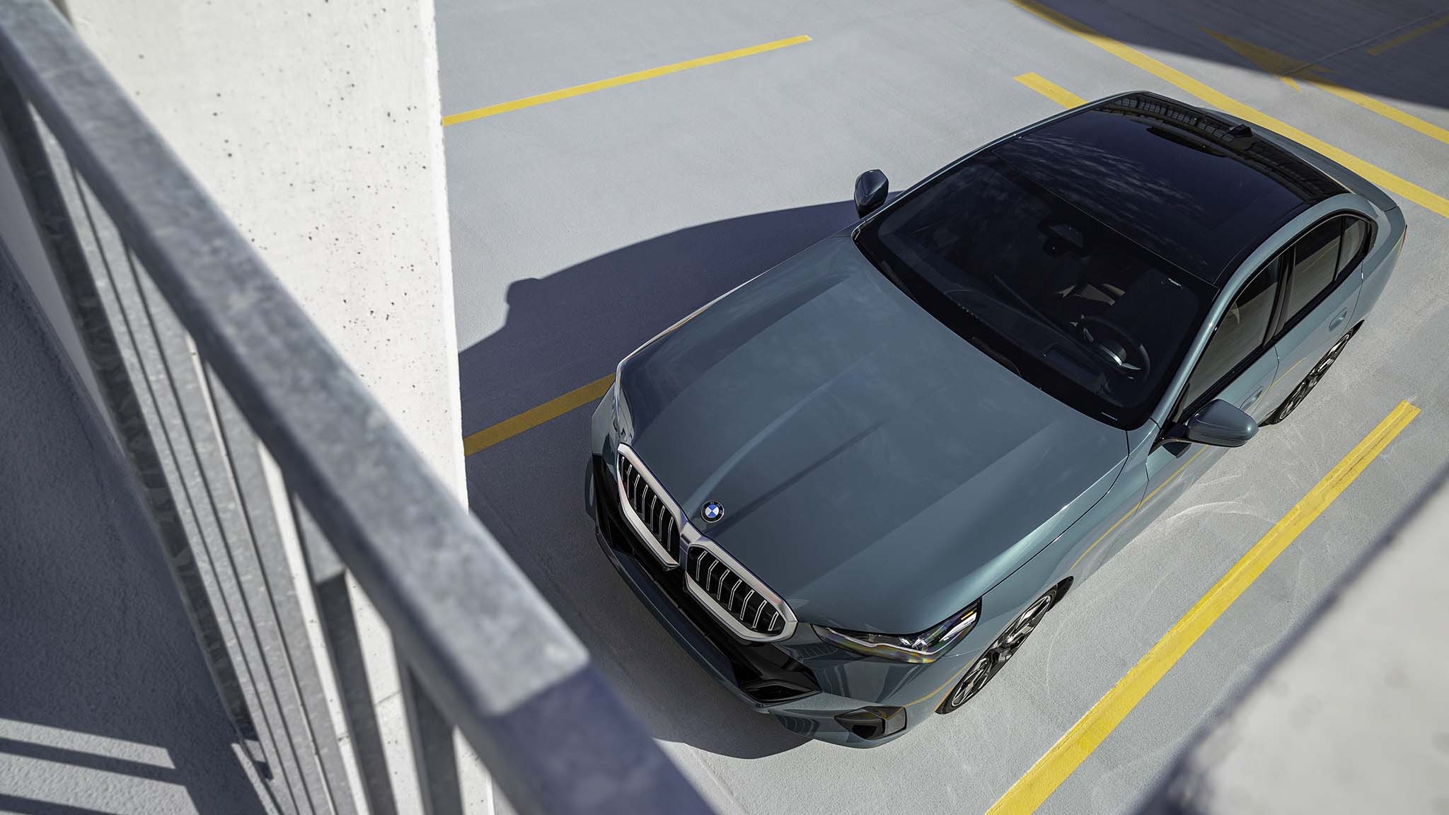 014 2024 BMW 530i xDrive