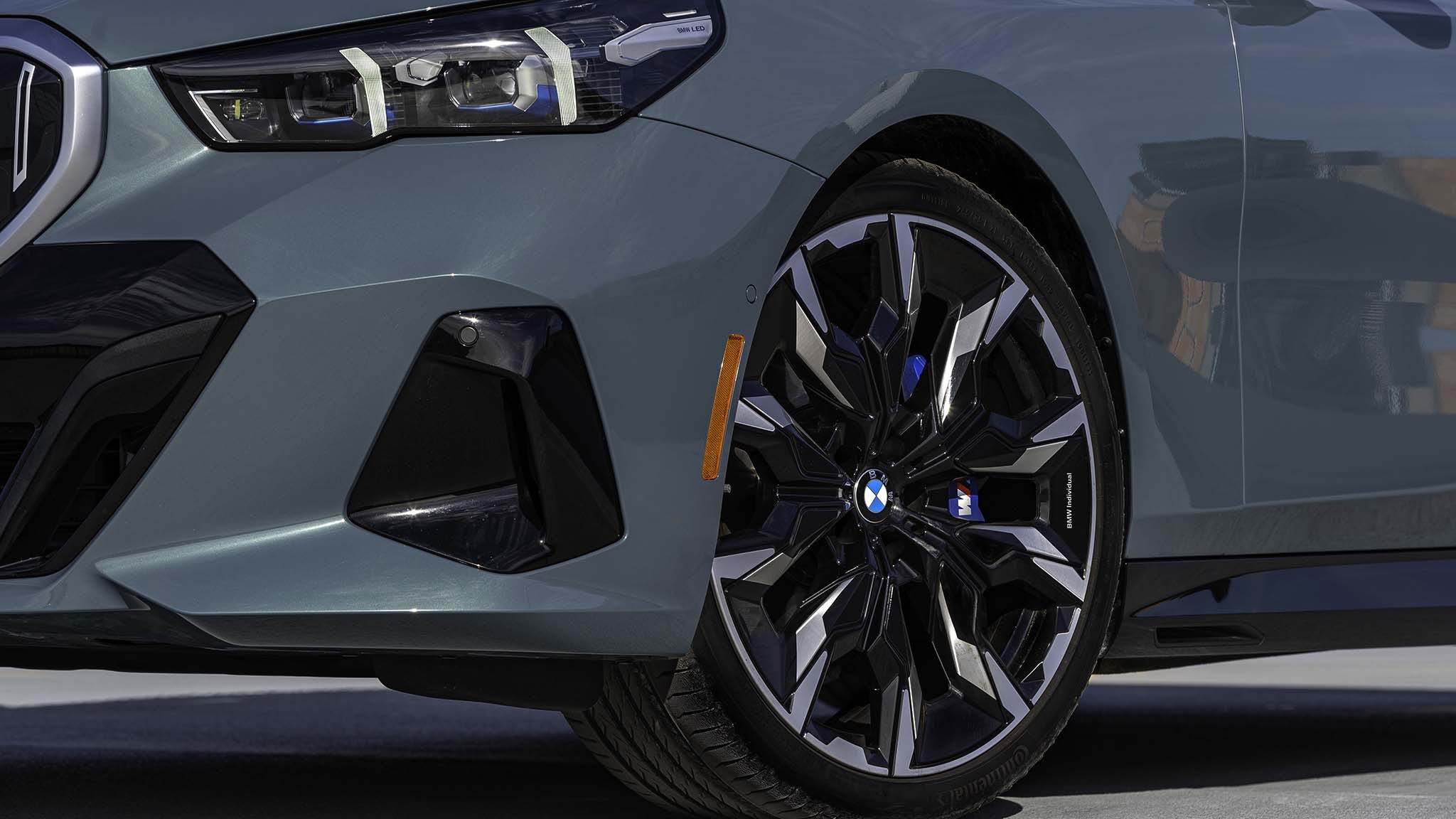 025 2024 BMW 530i xDrive