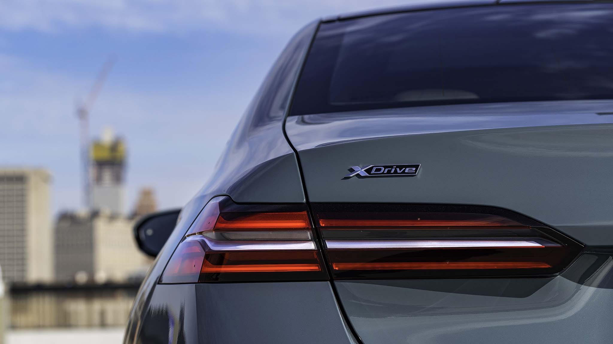 027 2024 BMW 530i xDrive headlight