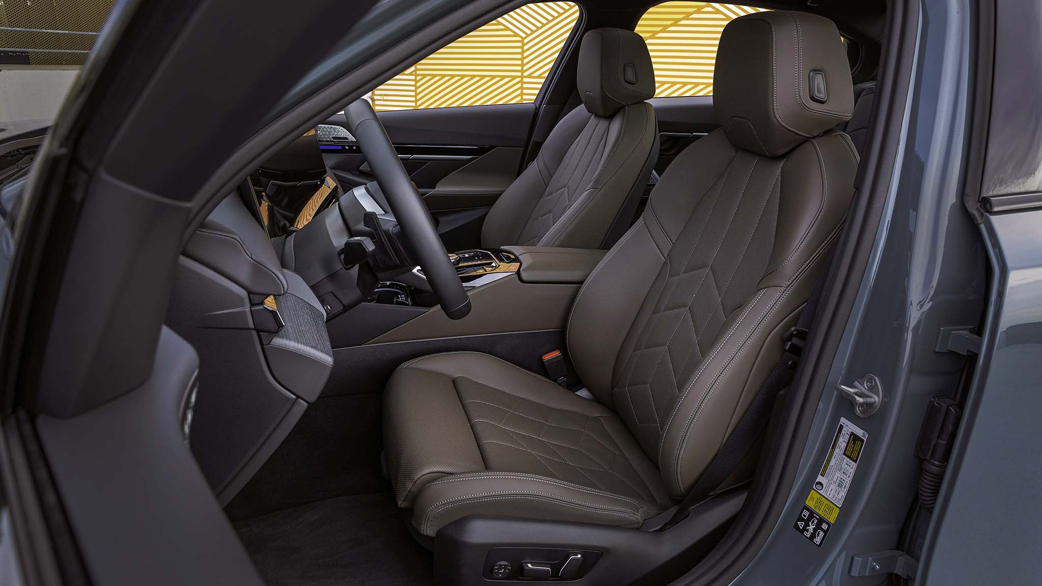 029 2024 BMW 530i xDrive driver seat