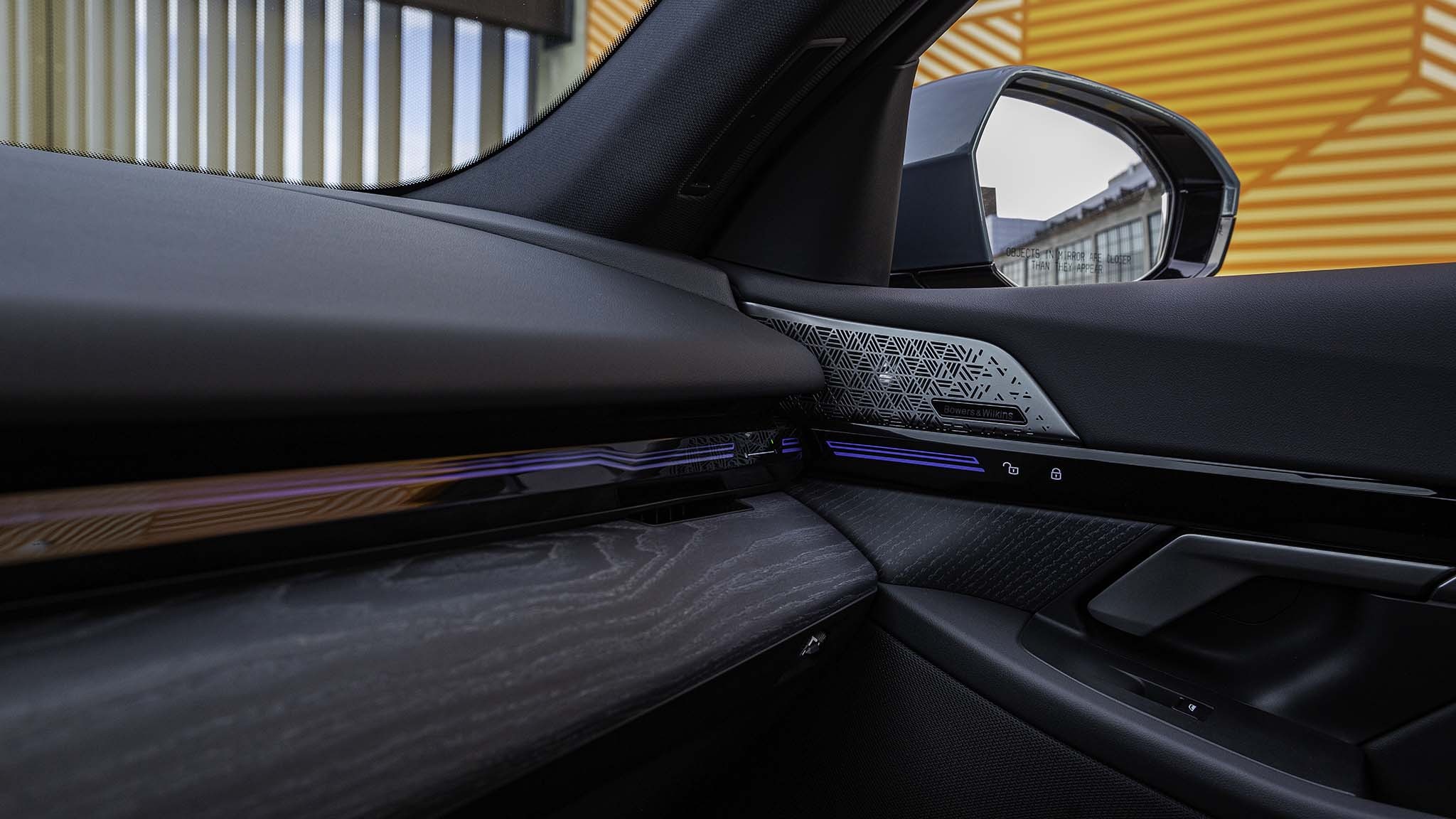 036 2024 BMW 530i xDrive