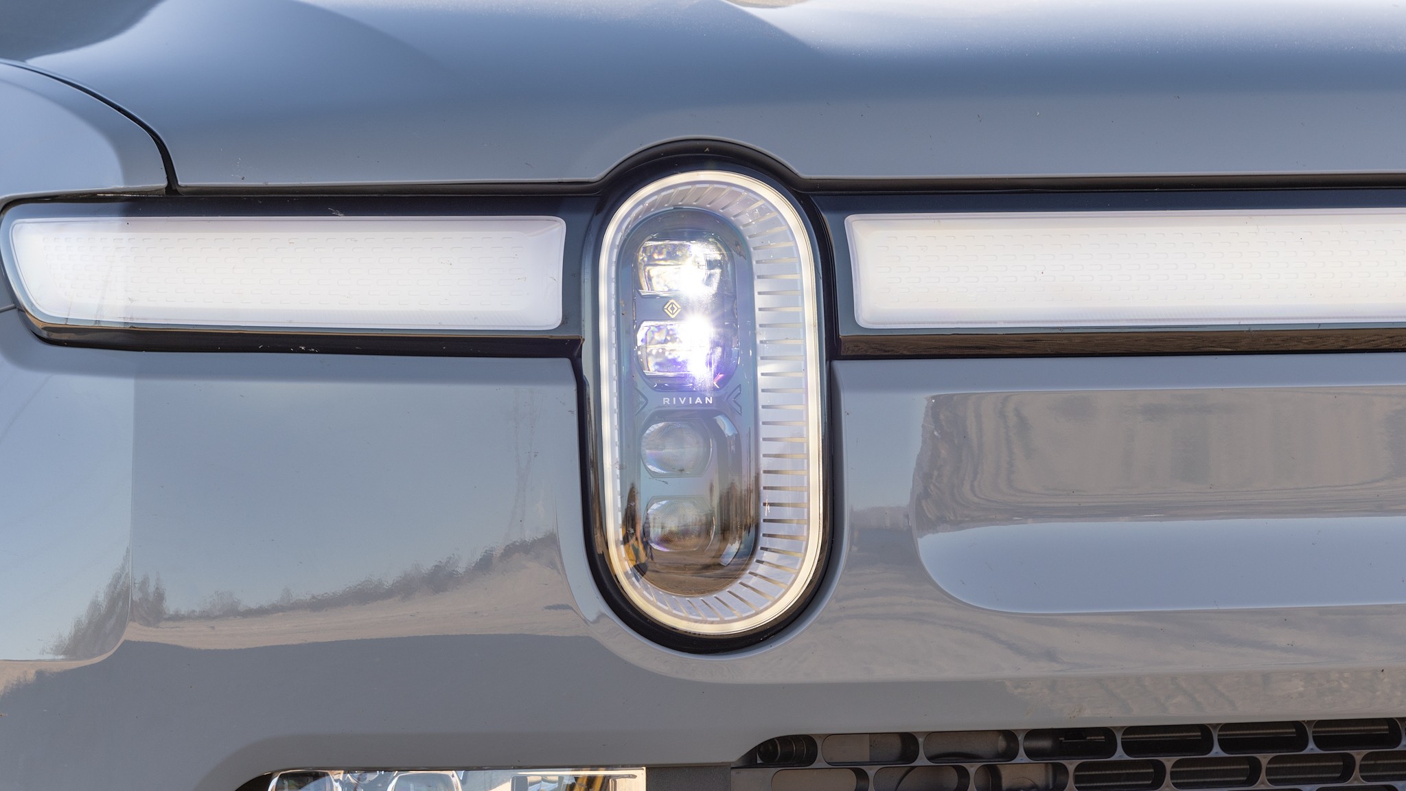 011 2024 Rivian R1T Dual Motor headlight