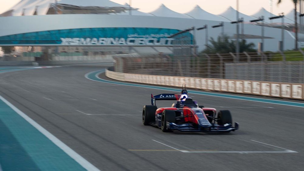 008 first autonomous car race abu dhabi a2rl motorsports