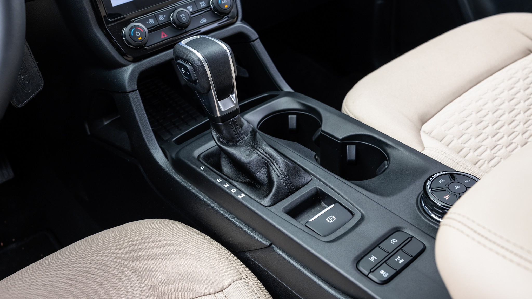 011 2024 Ford Ranger XLT center console