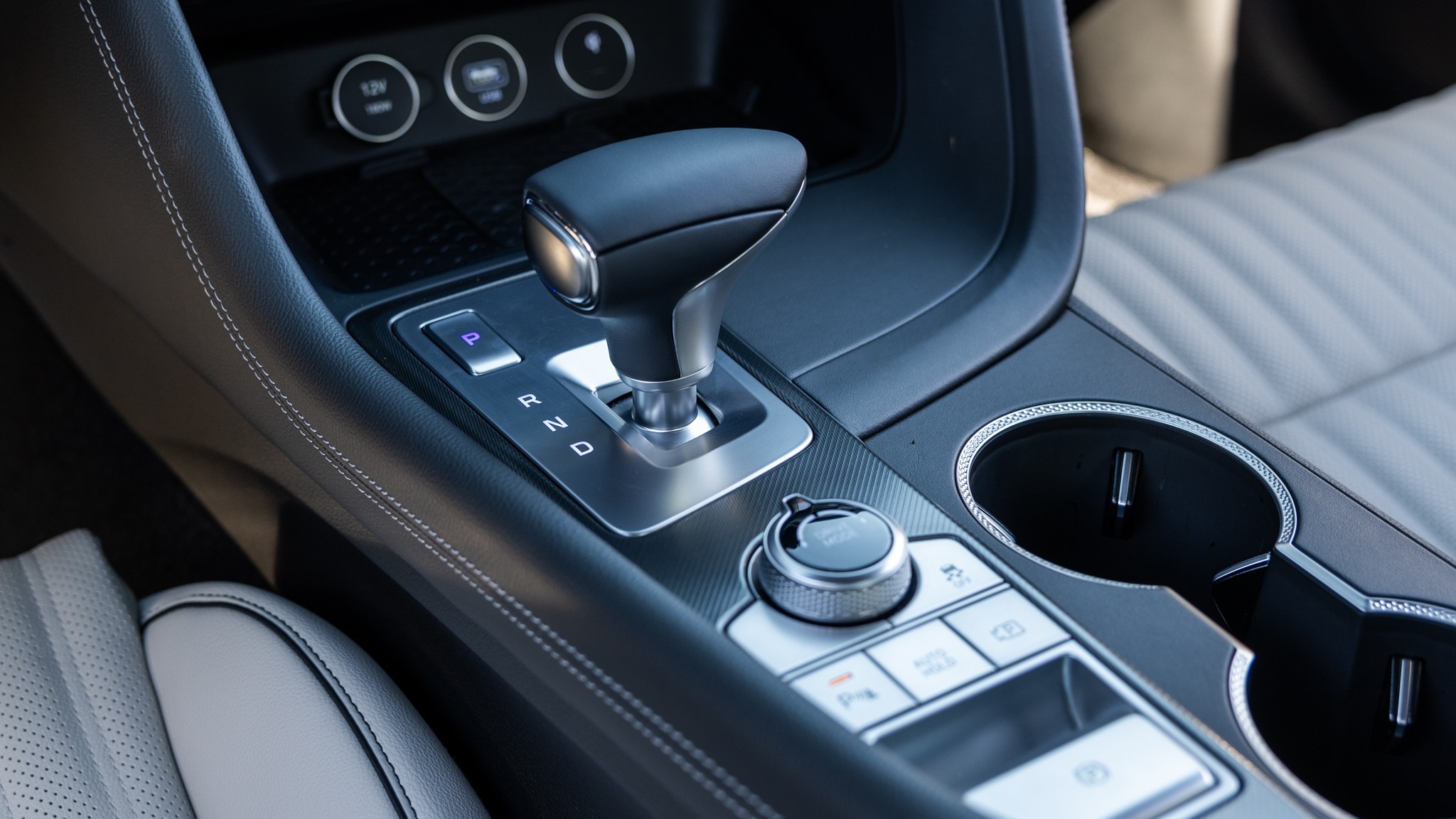 015 2024 Genesis G70 center console