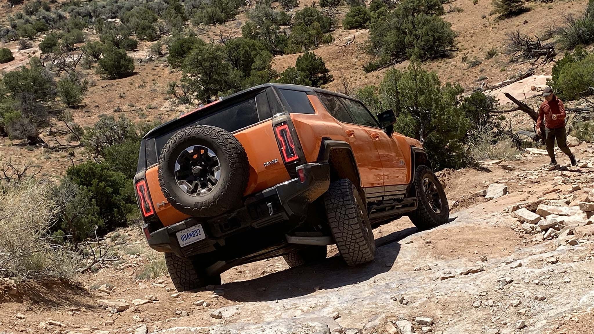 027 2024 gmc hummer ev suv first off road drive