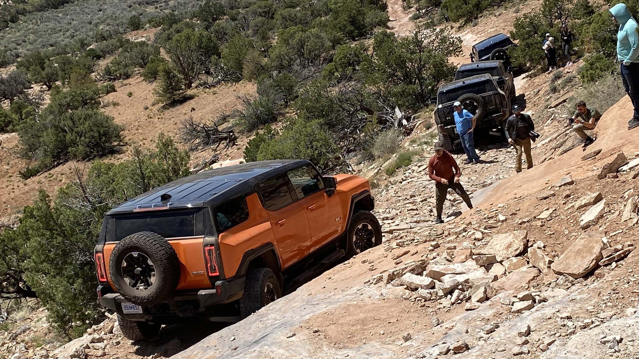 028 2024 gmc hummer ev suv first off road drive