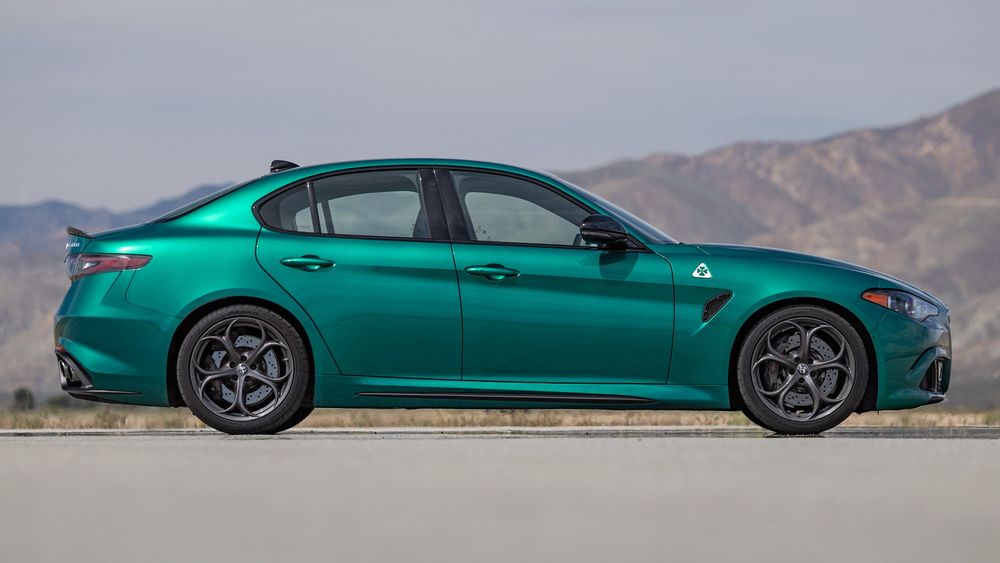 007 2024 Alfa Romeo Giulia Quarifoglio side profile