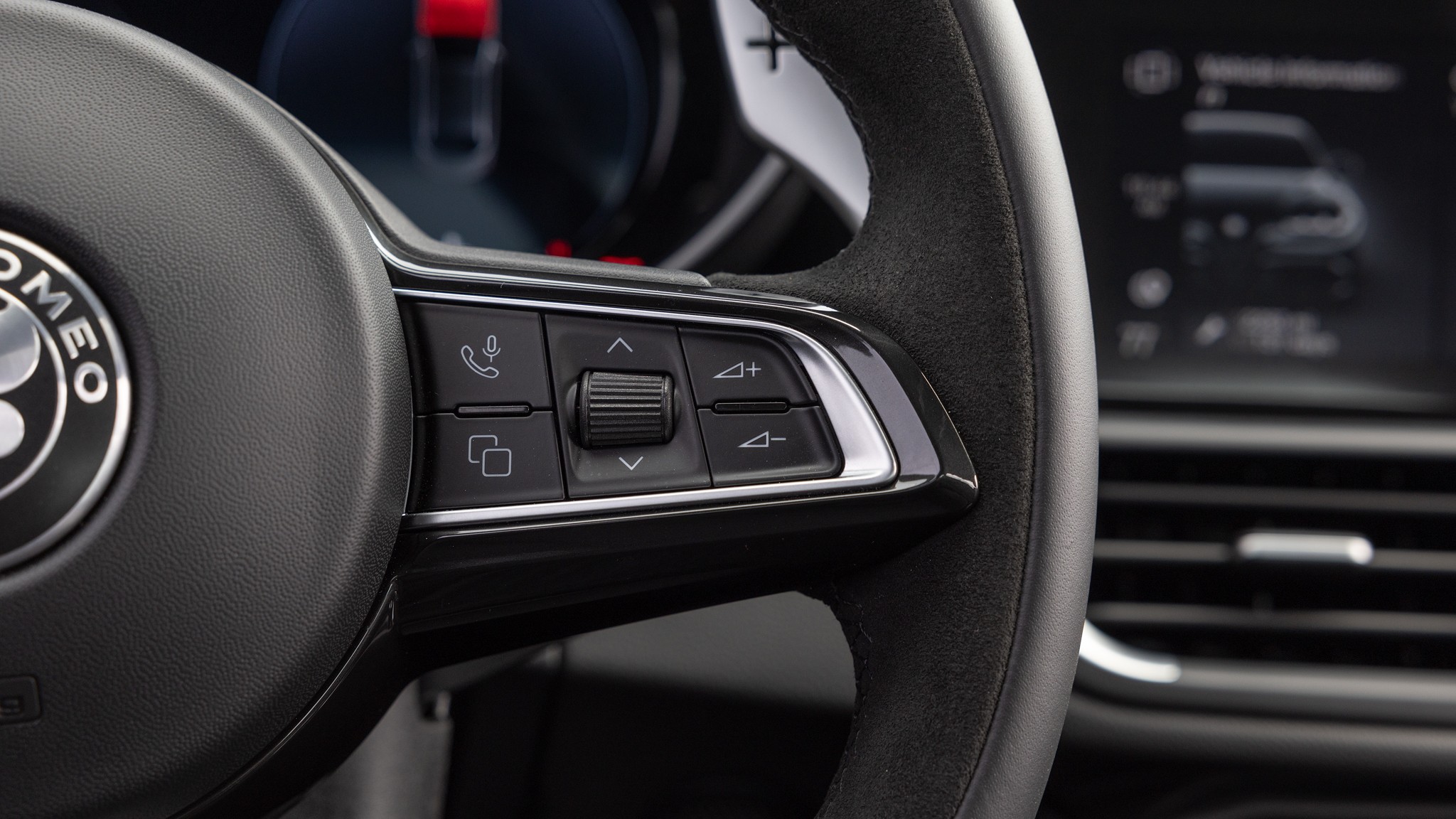 023 2024 Alfa Romeo Giulia Quarifoglio