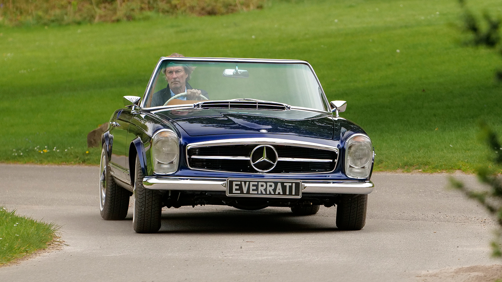 2025 Electric Mercedes Benz SL Pagoda by Everrati 13